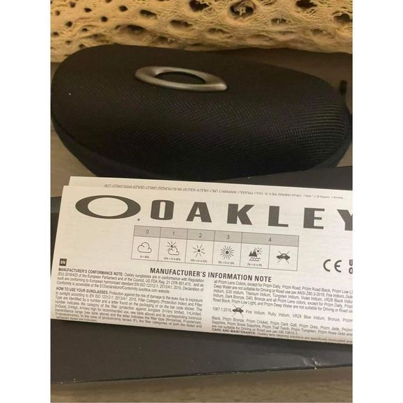 New Oakley Sutro Prizm Snow Glasses Fit Wide With Box - Picture 8 of 8